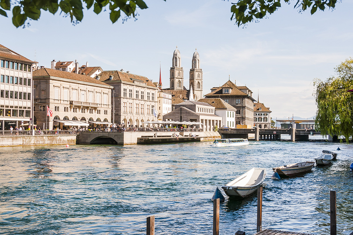Grossmünster: Iconic twin-towered church symbolizing Zurich's cultural heritage and architectural grandeur.